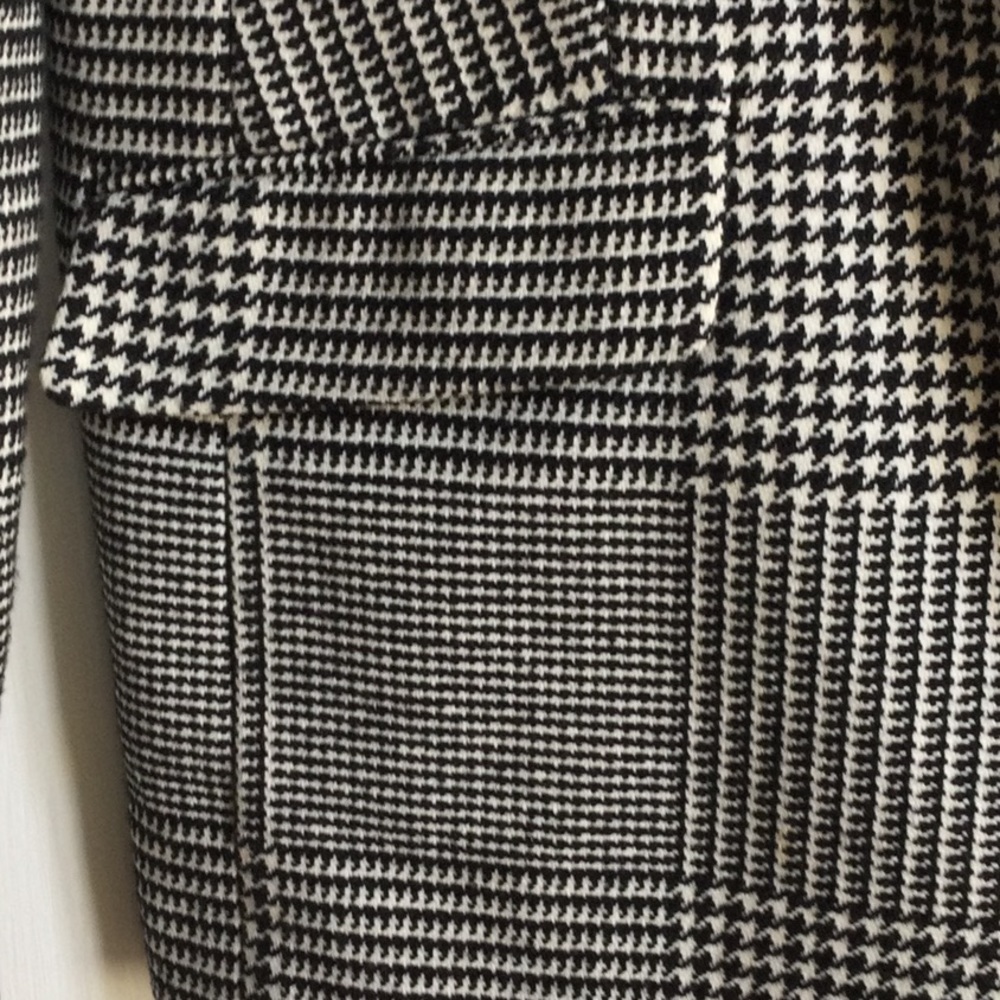 Blazer - Picture 3 of 11
